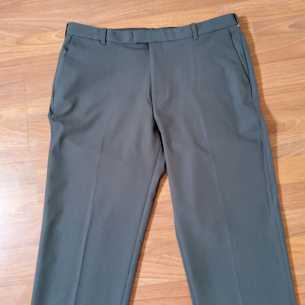 Van Heusen Men's Dress Pants 36X32 Dark Brown New - Picture 2 of 7